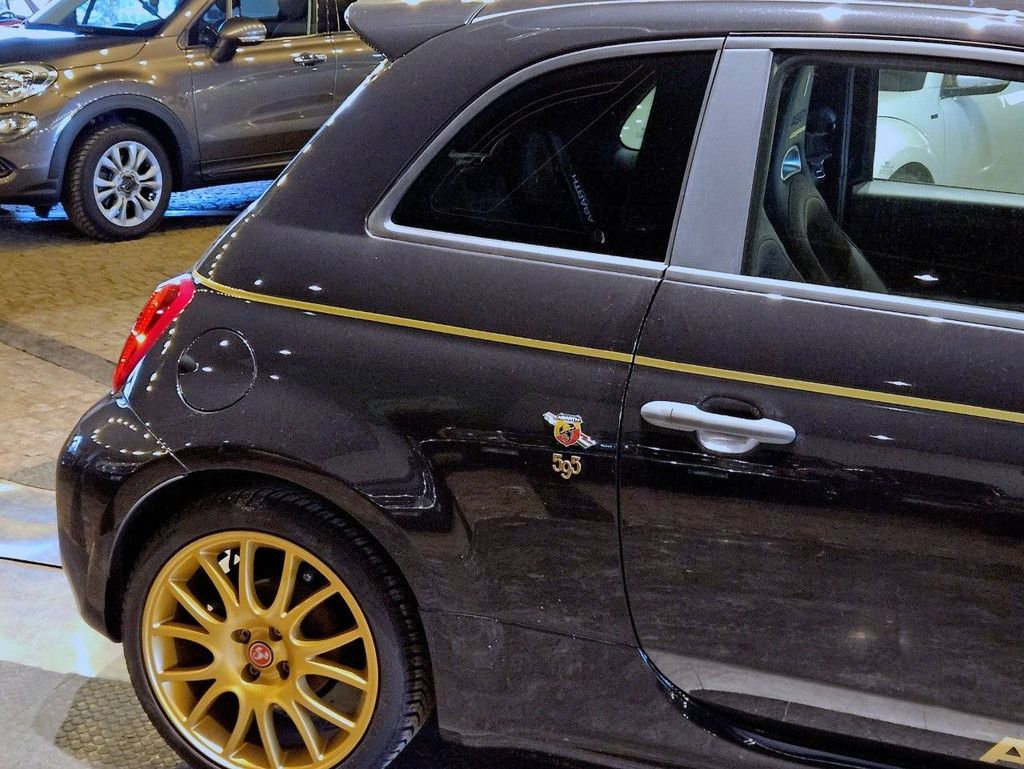 Abarth 595 Scorpioneoro Benzin 2021 (Marge)