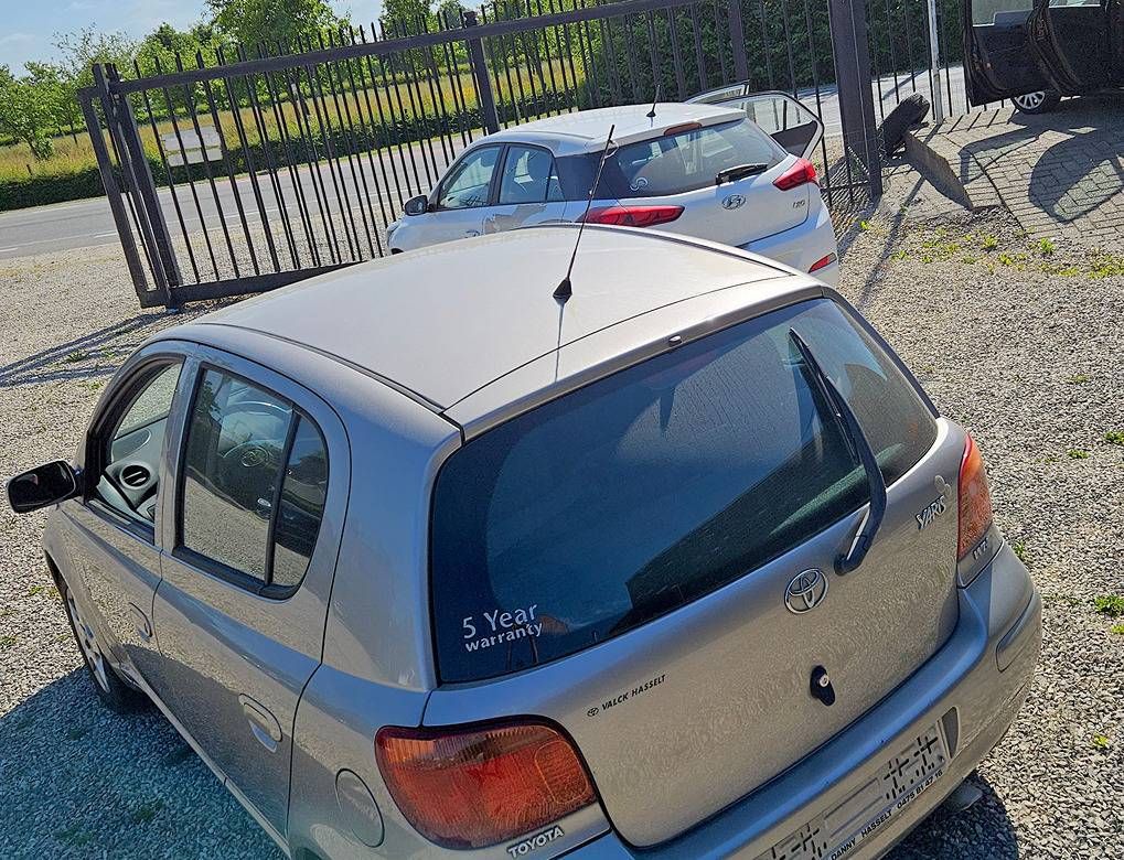 Toyota Yaris 1.0 16v VVT-i (Marge)