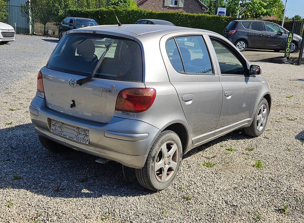 Toyota Yaris 1.0 16v VVT-i (Marge)