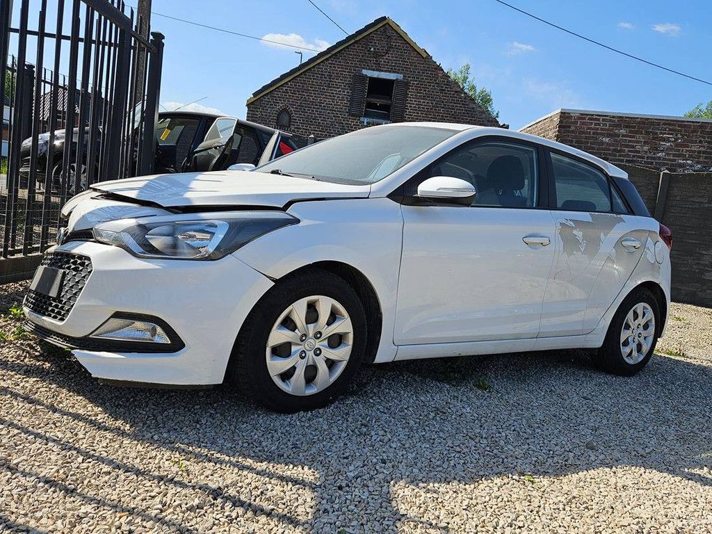 Hyundai i20 1.2 (ongevalwagen/ project-basis) (Marge)