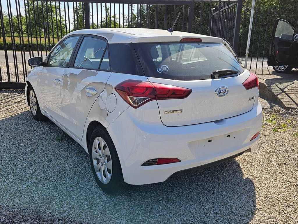Hyundai i20 1.2 (ongevalwagen/ project-basis) (Marge)