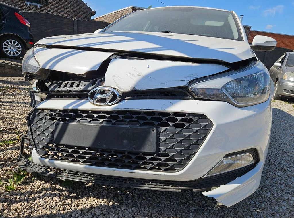 Hyundai i20 1.2 (ongevalwagen/ project-basis) (Marge)