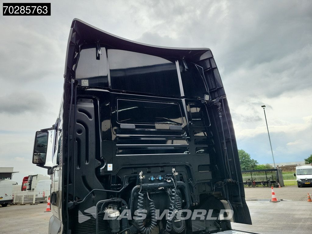 MAN TGX 18.470 4X2 XXL 2x Tanks Retarder Navi Standklima ACC