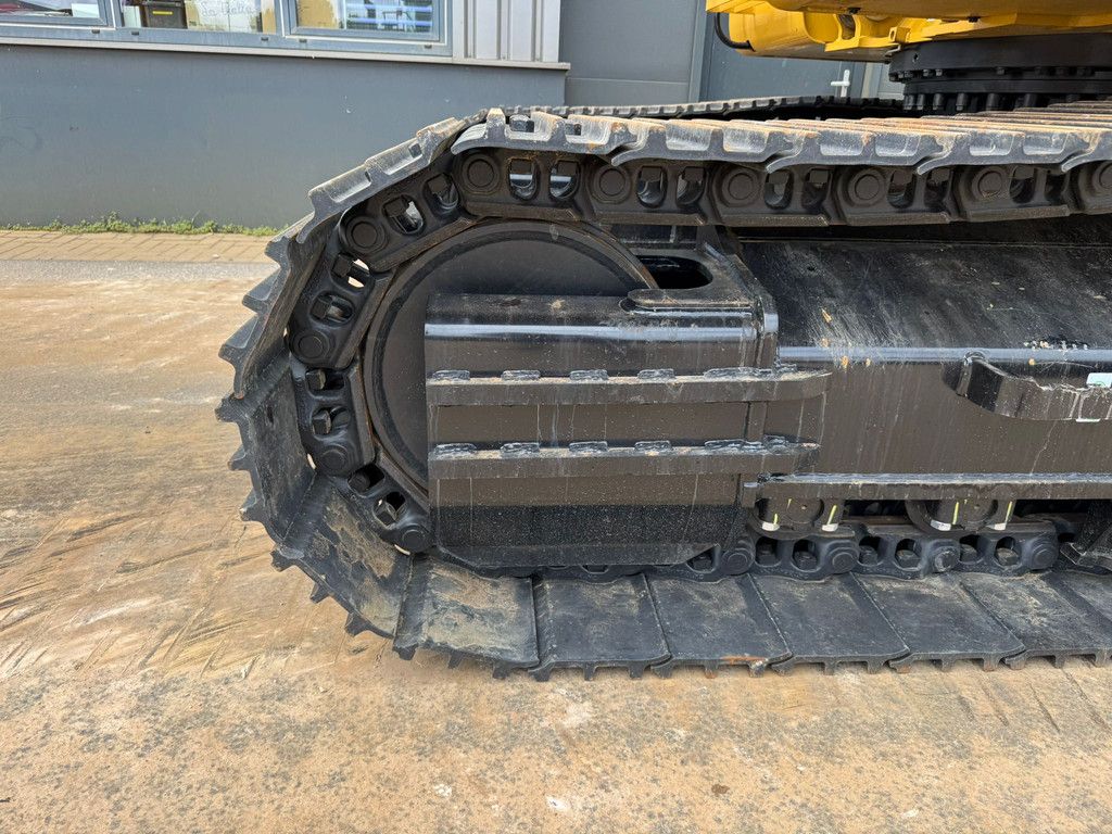Caterpillar 323D3