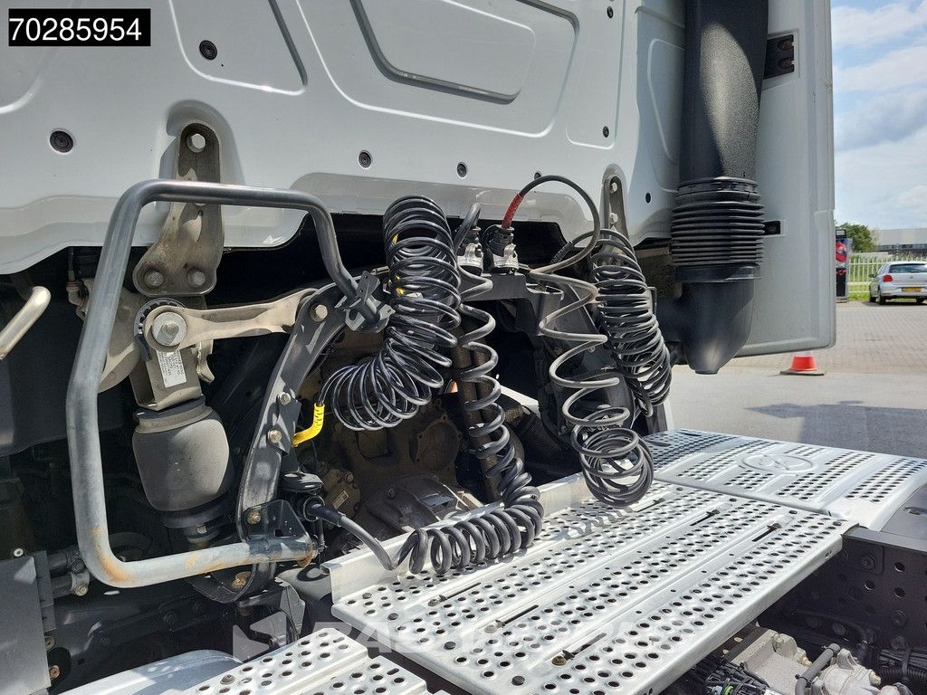 Mercedes Actros 1848 4X2 BigSpace Retarder Mirrorcam 2x Tanks Standklima Euro 6