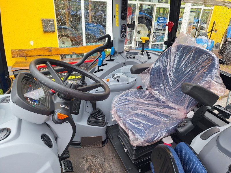 New Holland T5.90 Hi-LO LAGERMASCHINE