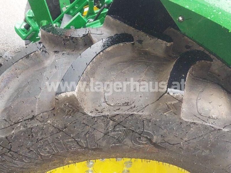 John Deere 5075E