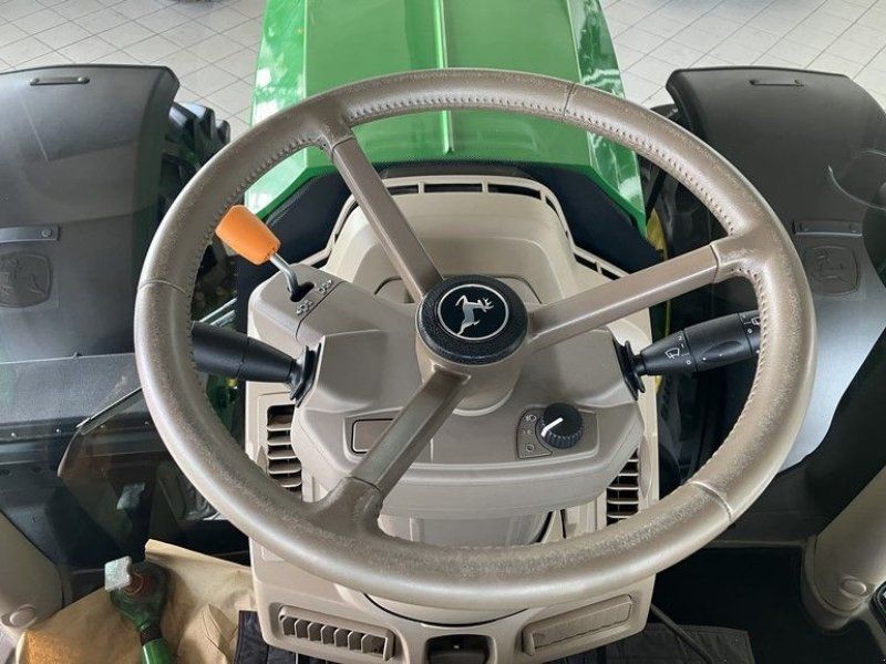 John Deere 6R185