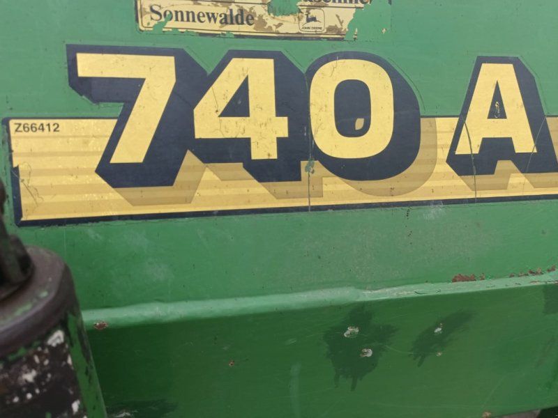 John Deere 740A