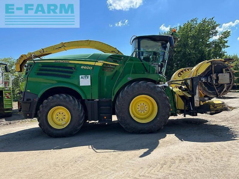 John Deere 8600