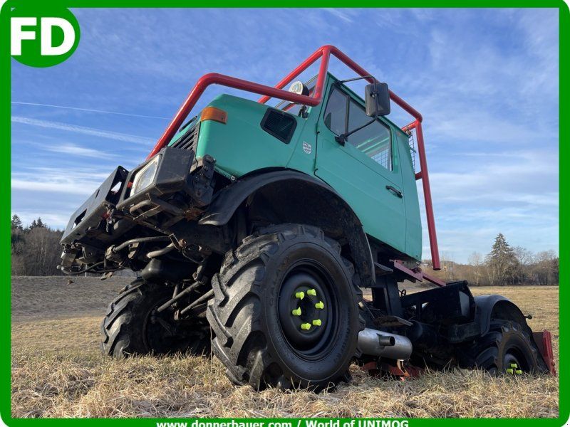 Mercedes-Benz Unimog U1000 mit Werner Forstausrüstung