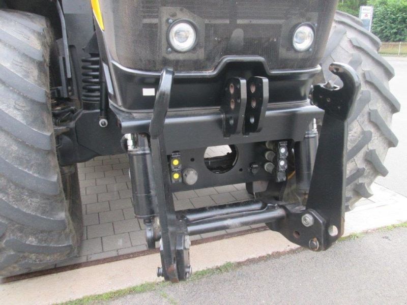 JCB 8330