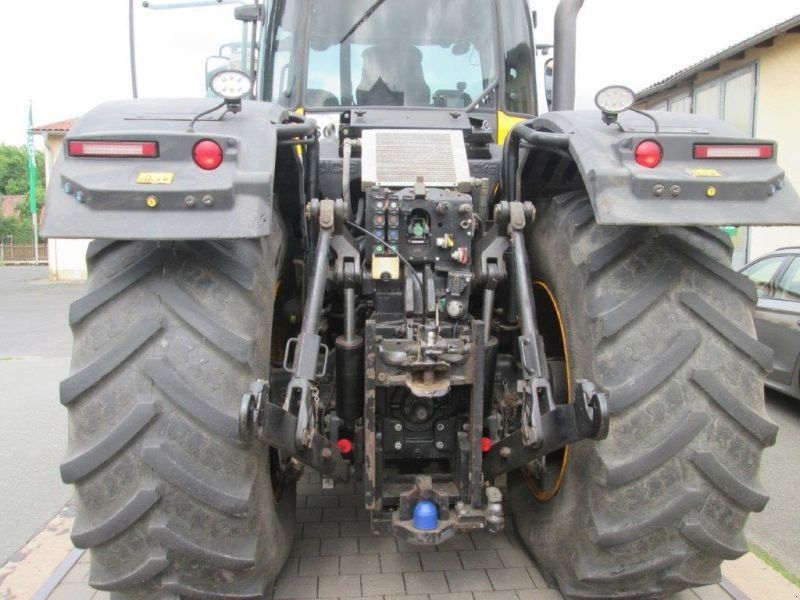 JCB 8330