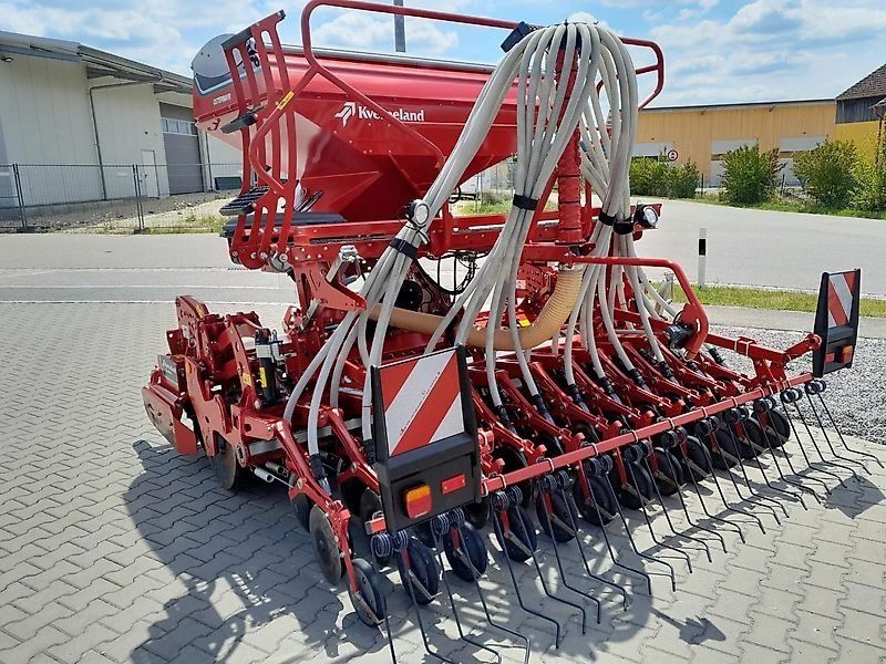 Kverneland E drill