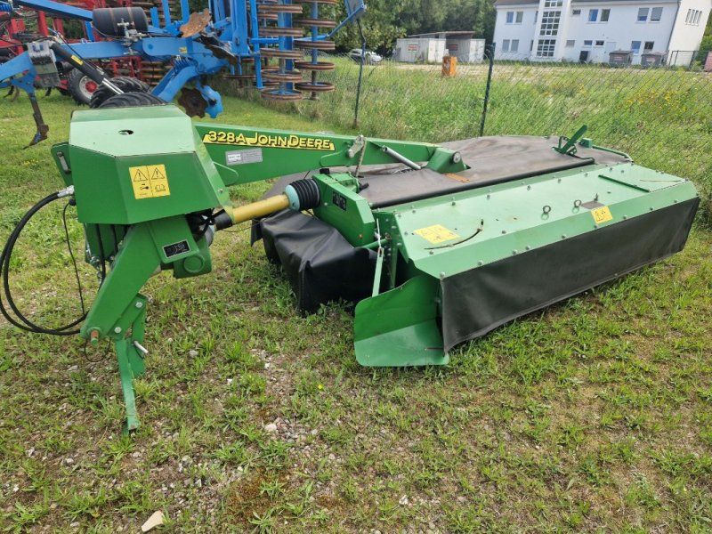 John Deere 328