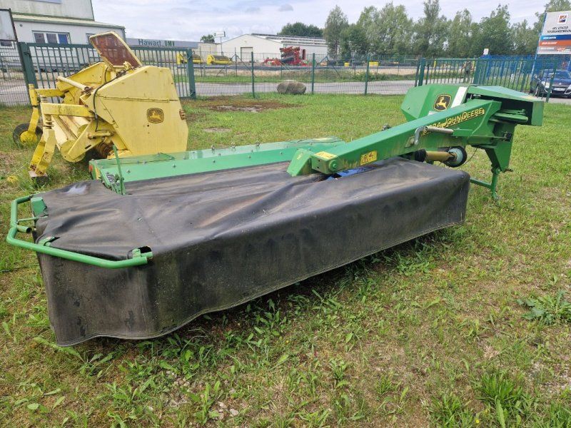 John Deere 328