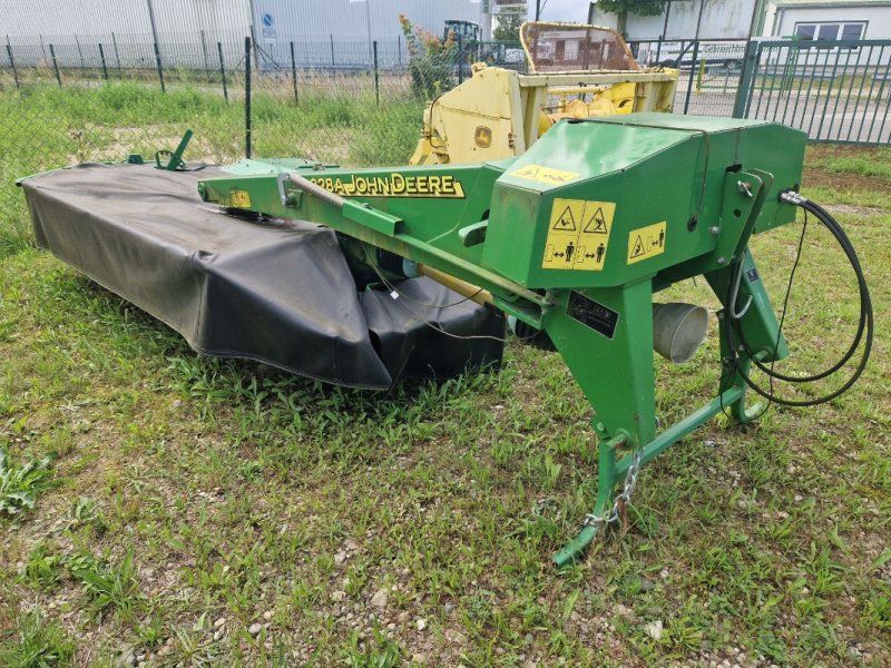 John Deere 328