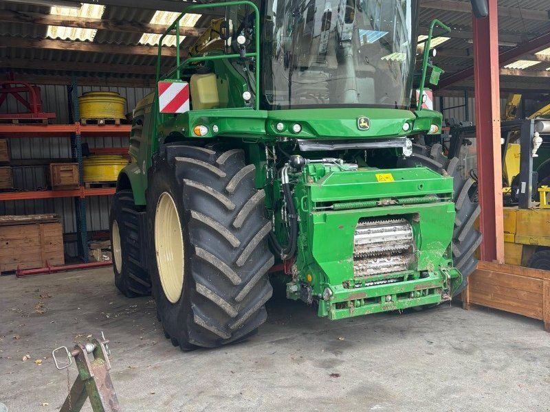 John Deere 8600