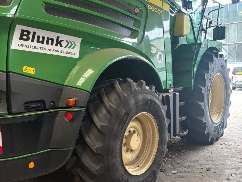 John Deere 8600