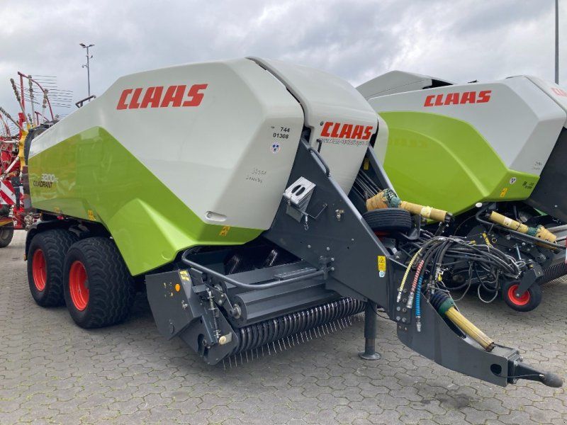Claas Quadrant 3200 FC