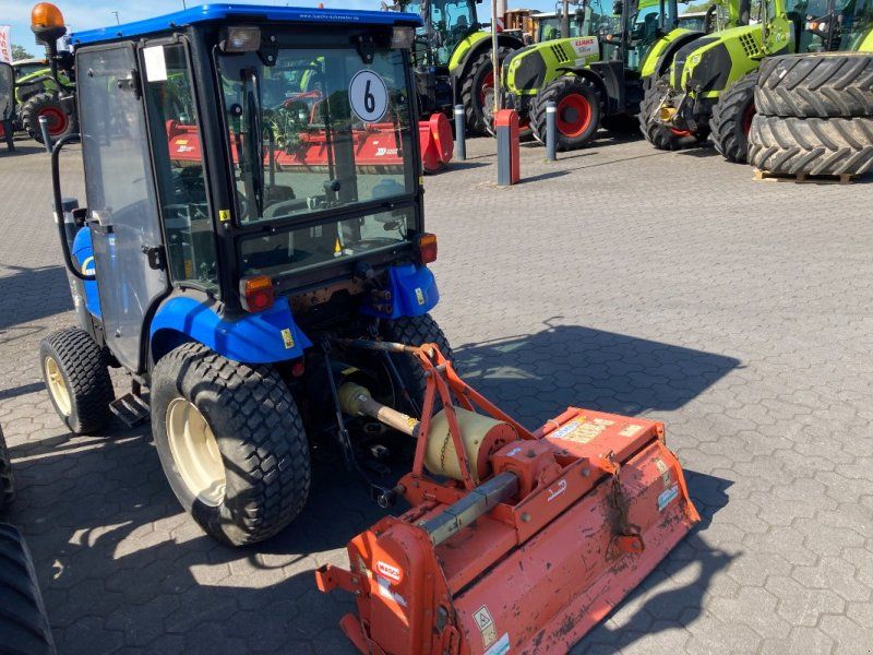 New Holland Boomer 25