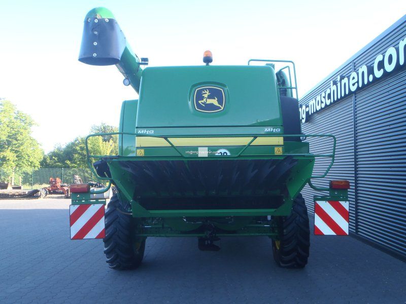 John Deere T 670