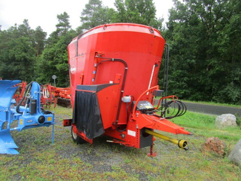 Kuhn T 870 mit Waage