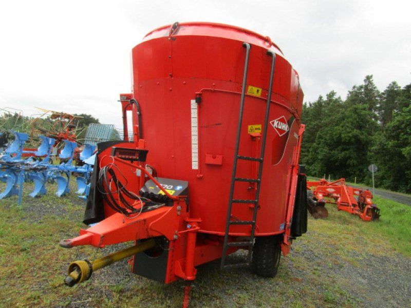 Kuhn T 870 mit Waage