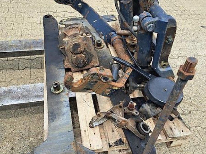 Deutz-Fahr Fronthydraulik + Frontzapfwelle zu DX