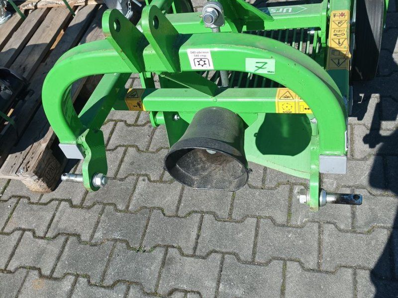 Bomet Kartoffelroder Heckauswurf