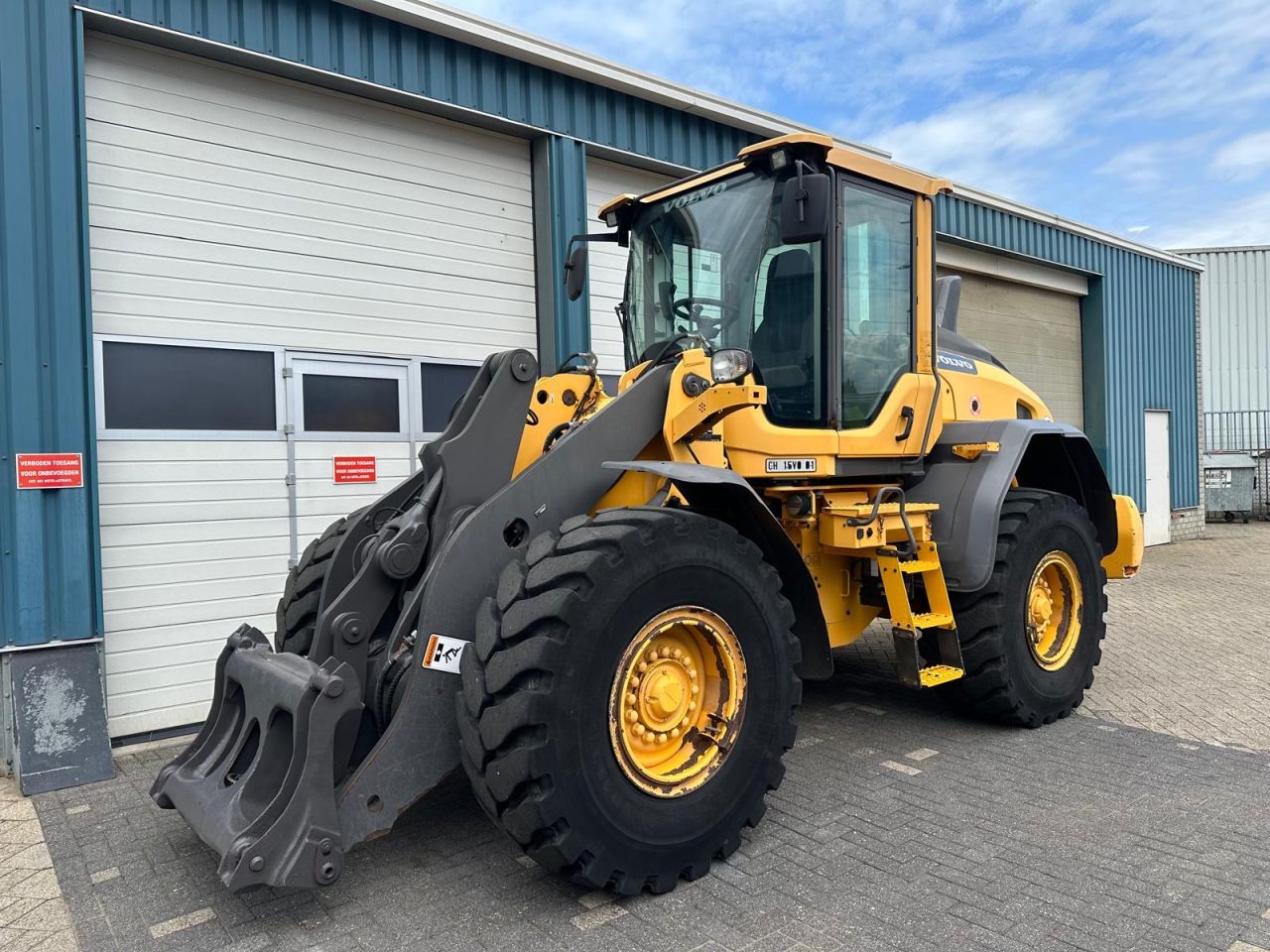VOLVO L70H (BJR 2015) 10415 UUR