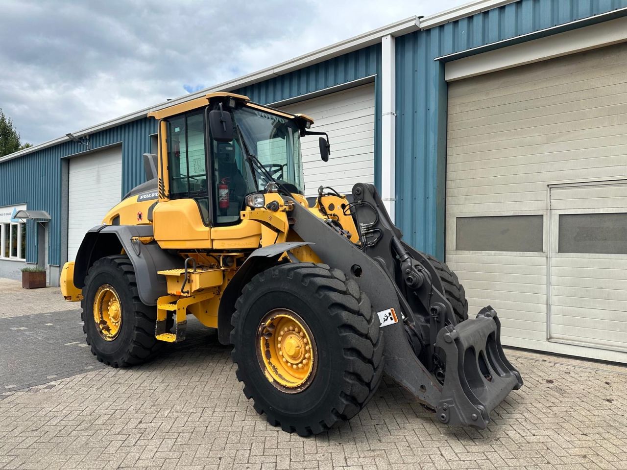 VOLVO L70H (BJR 2015) 10415 UUR