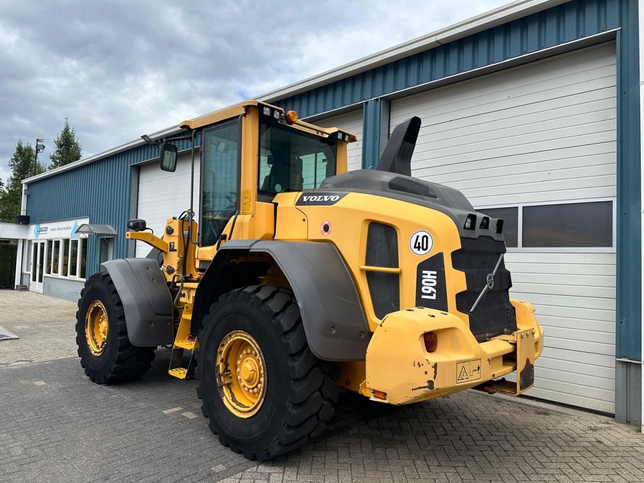 VOLVO L70H (BJR 2015) 10415 UUR