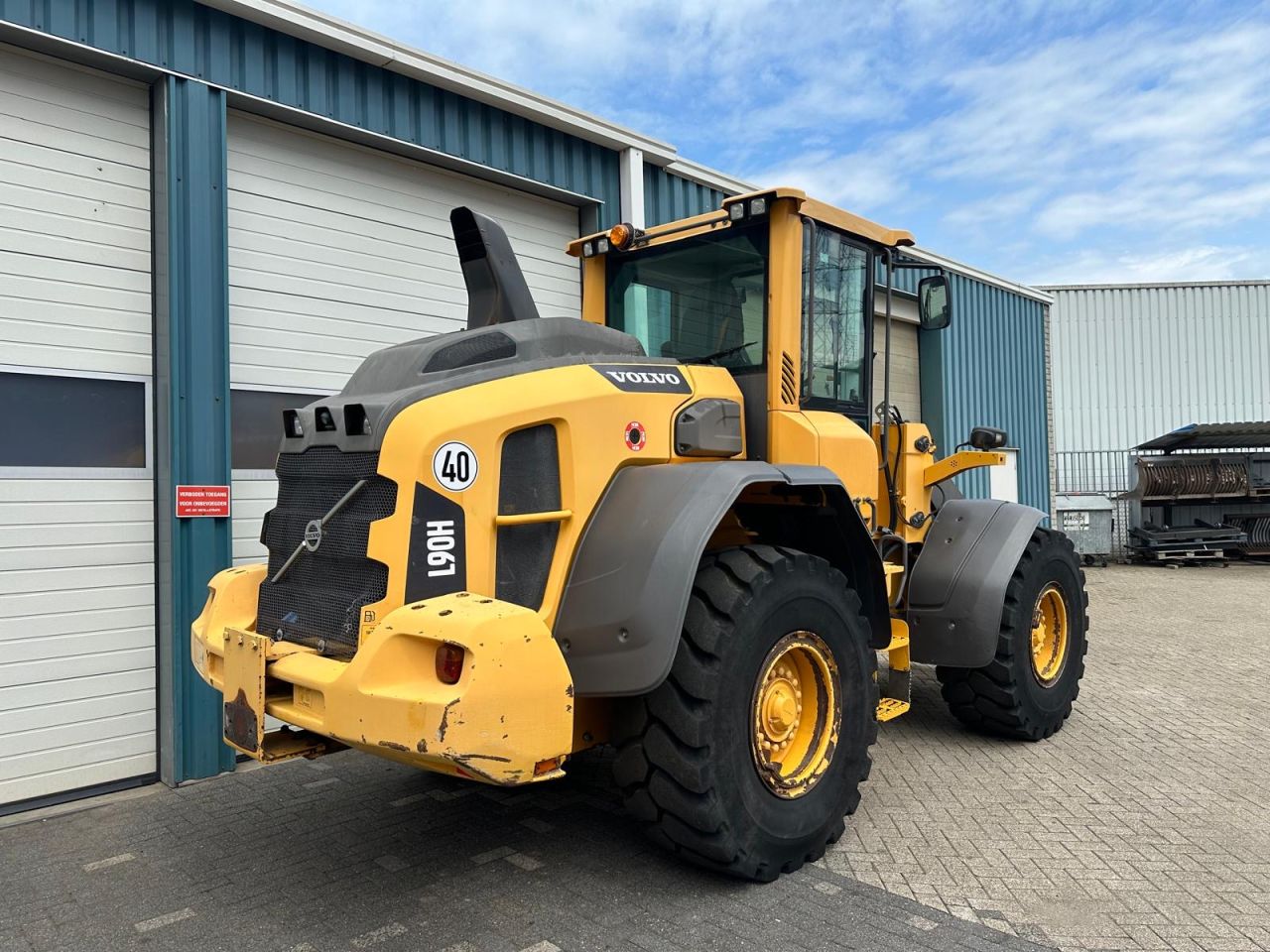 VOLVO L70H (BJR 2015) 10415 UUR