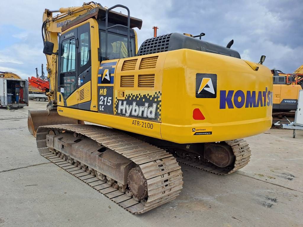 Komatsu HB215LC-2