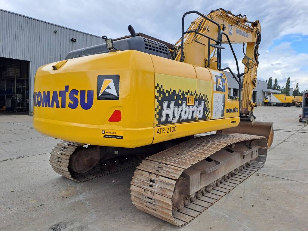 Komatsu HB215LC-2