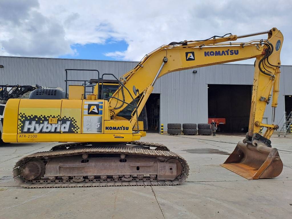Komatsu HB215LC-2