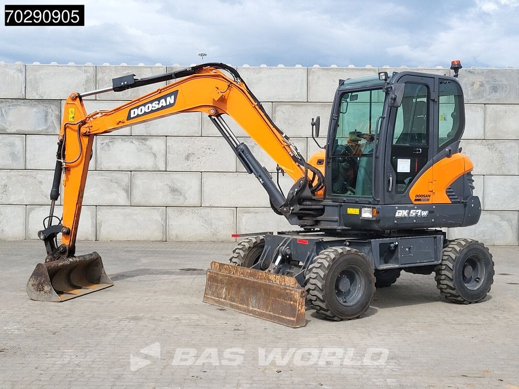Doosan DX57W-7