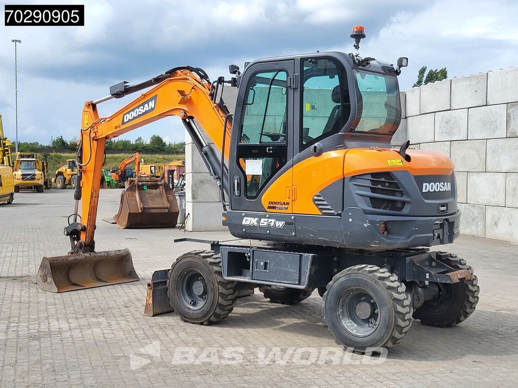Doosan DX57W-7