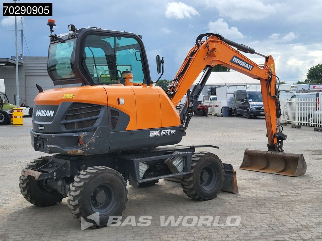 Doosan DX57W-7