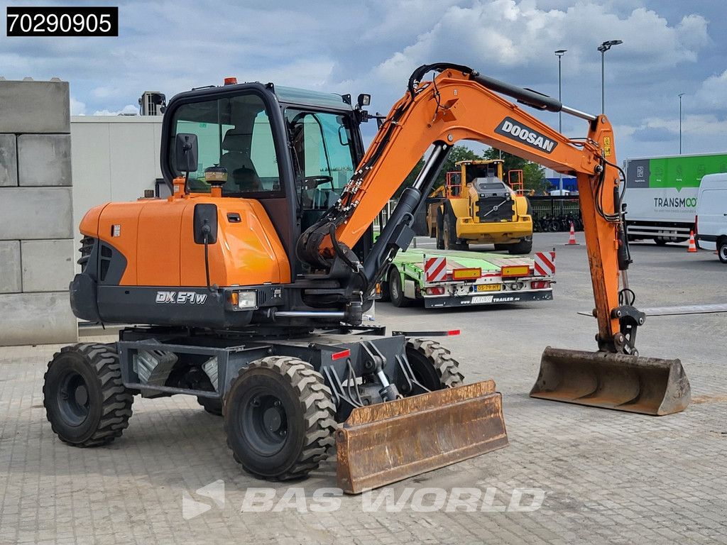 Doosan DX57W-7