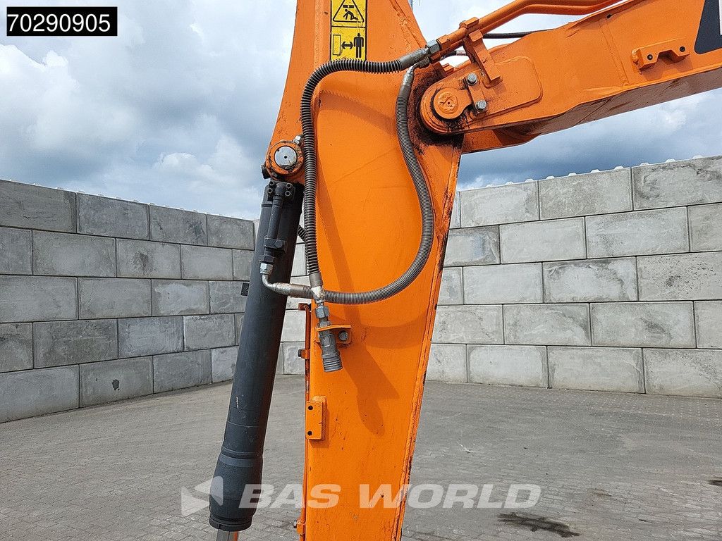 Doosan DX57W-7