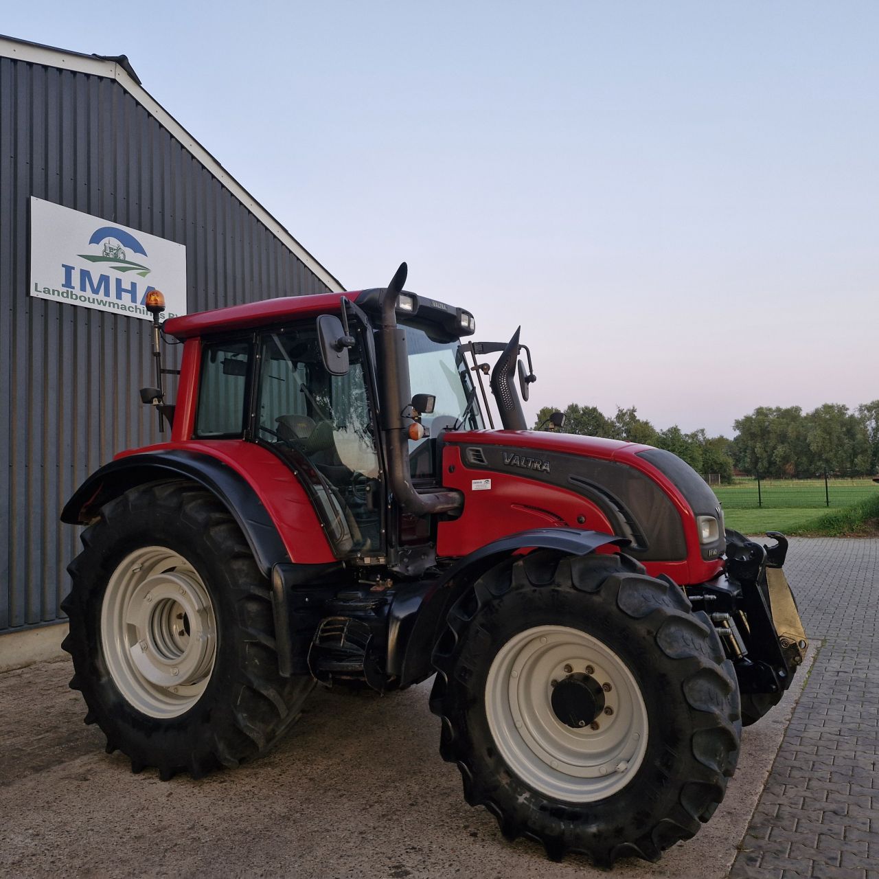 Valtra N142 H5