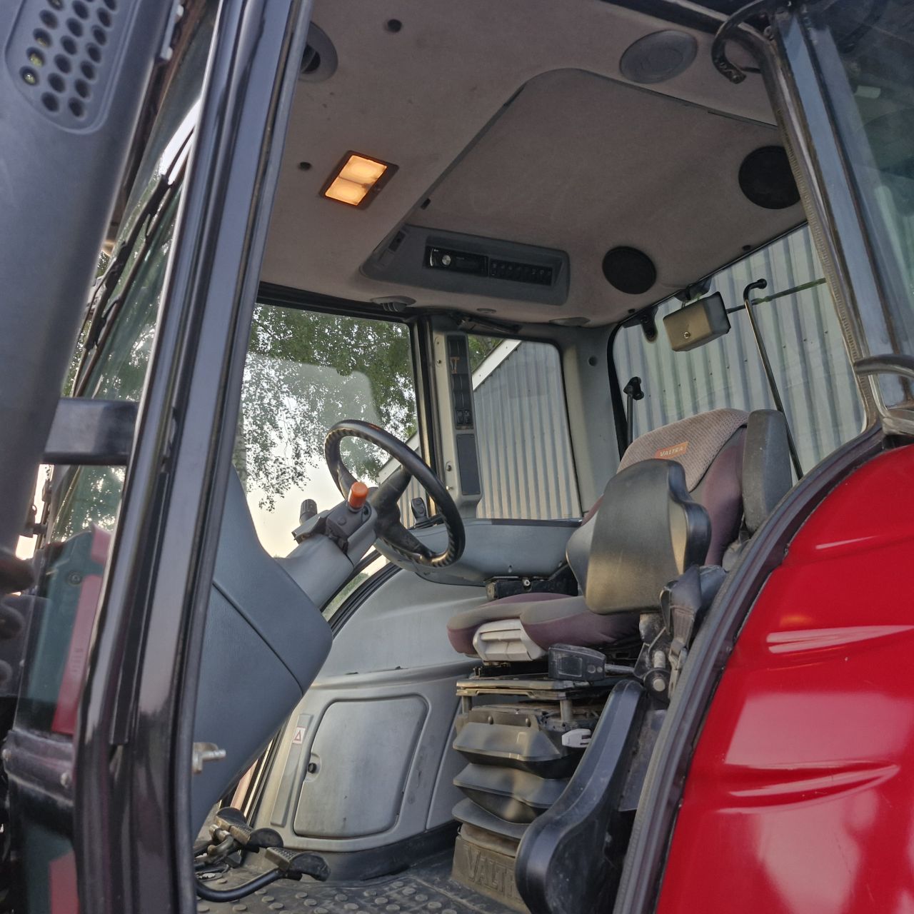 Valtra N142 H5