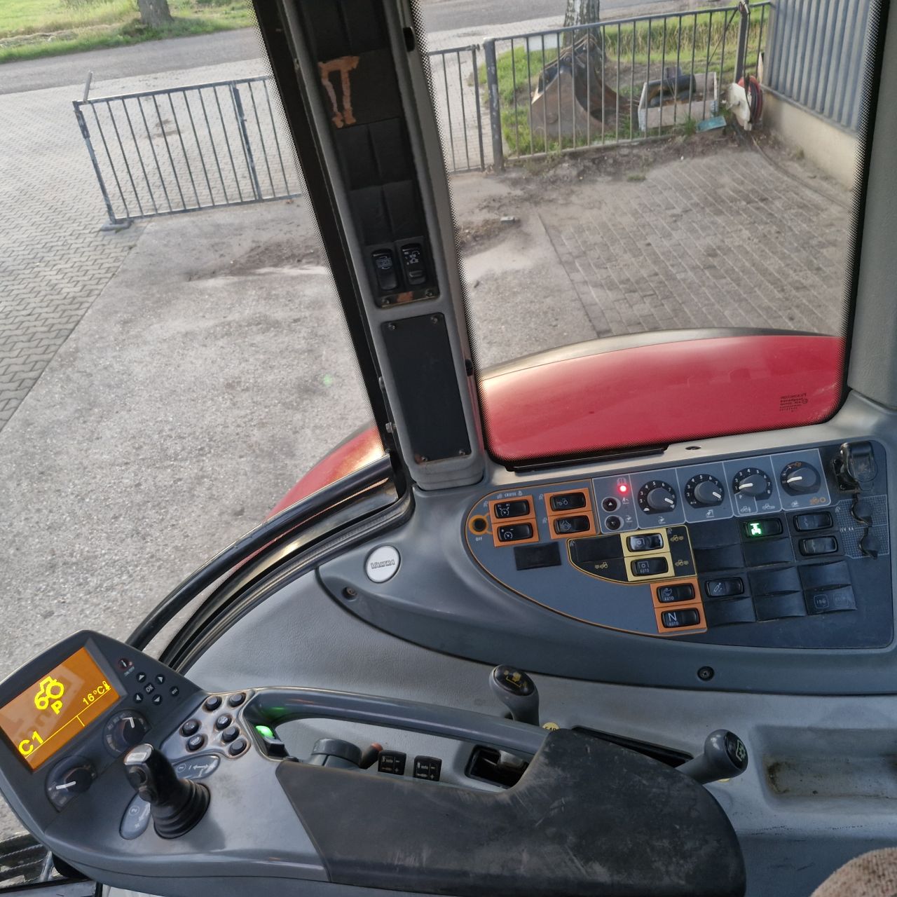 Valtra N142 H5