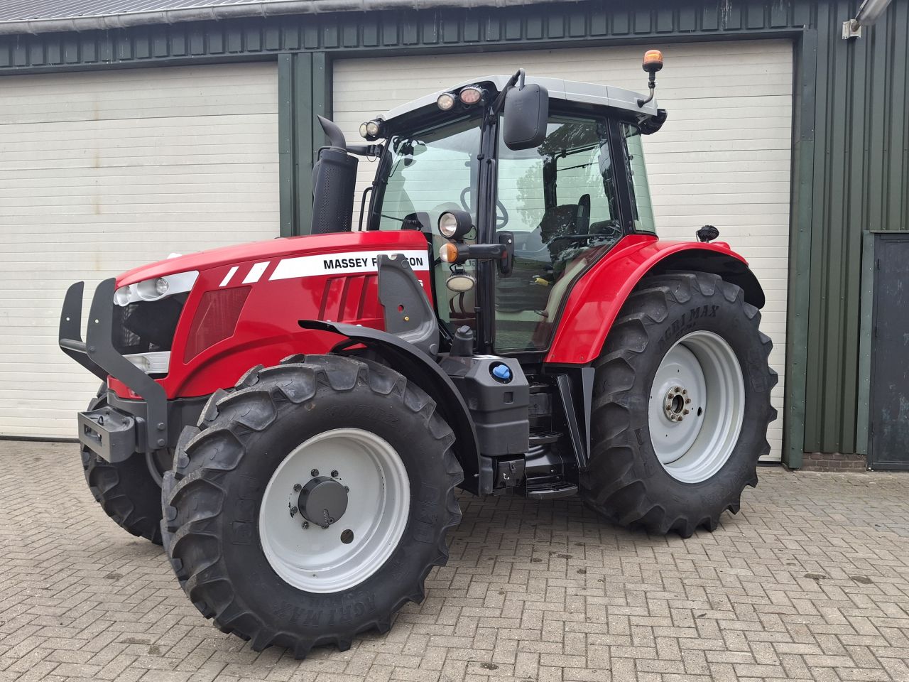 Massey Ferguson 6714S Dyna-6
