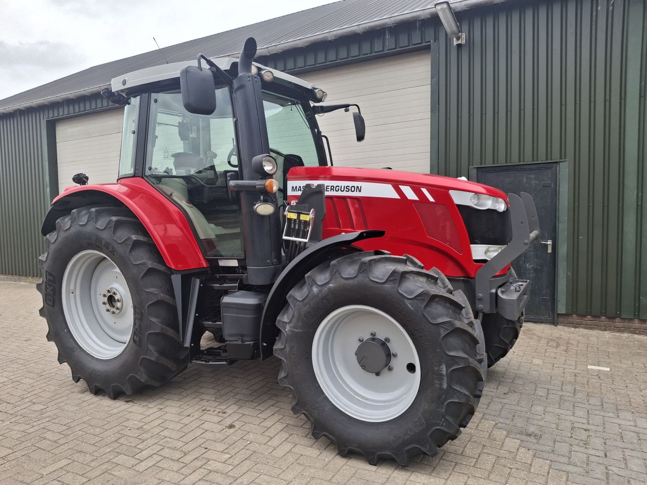 Massey Ferguson 6714S Dyna-6