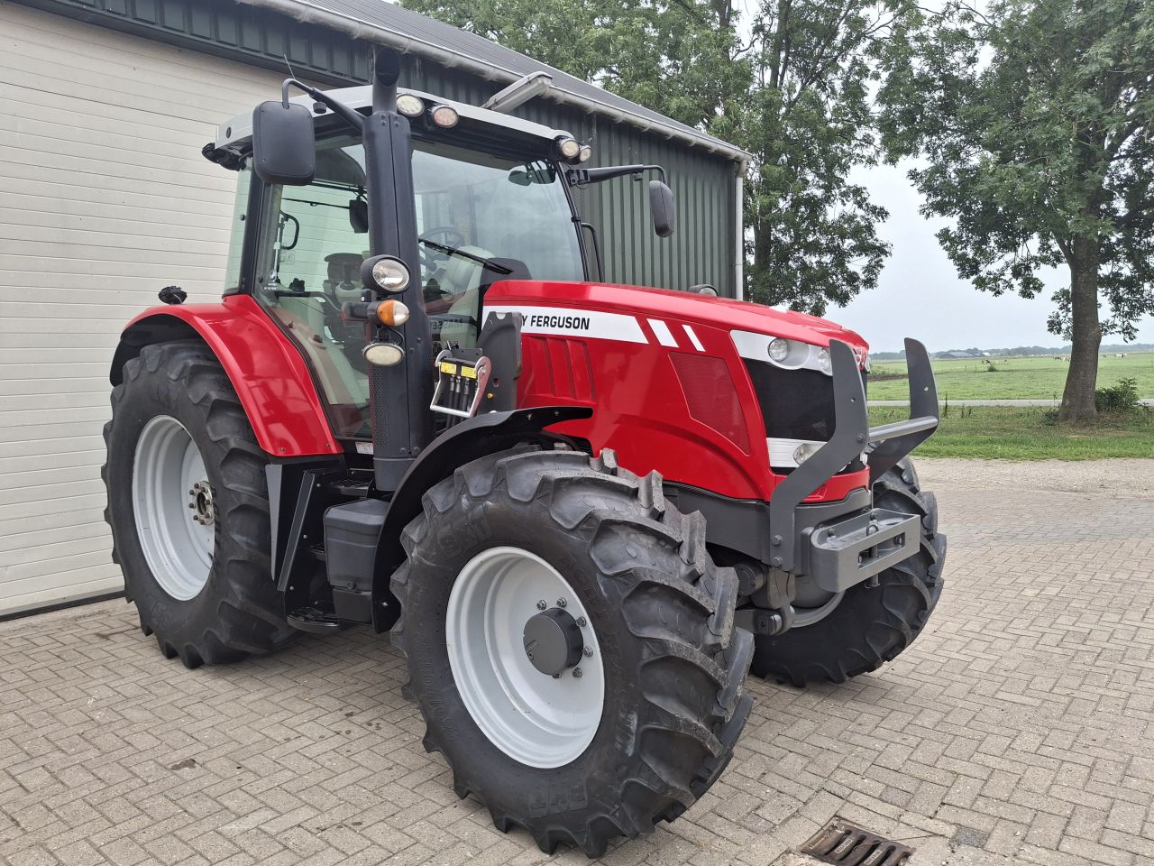 Massey Ferguson 6714S Dyna-6