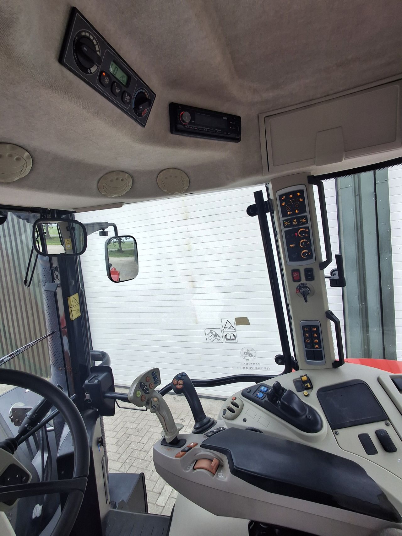 Massey Ferguson 6714S Dyna-6