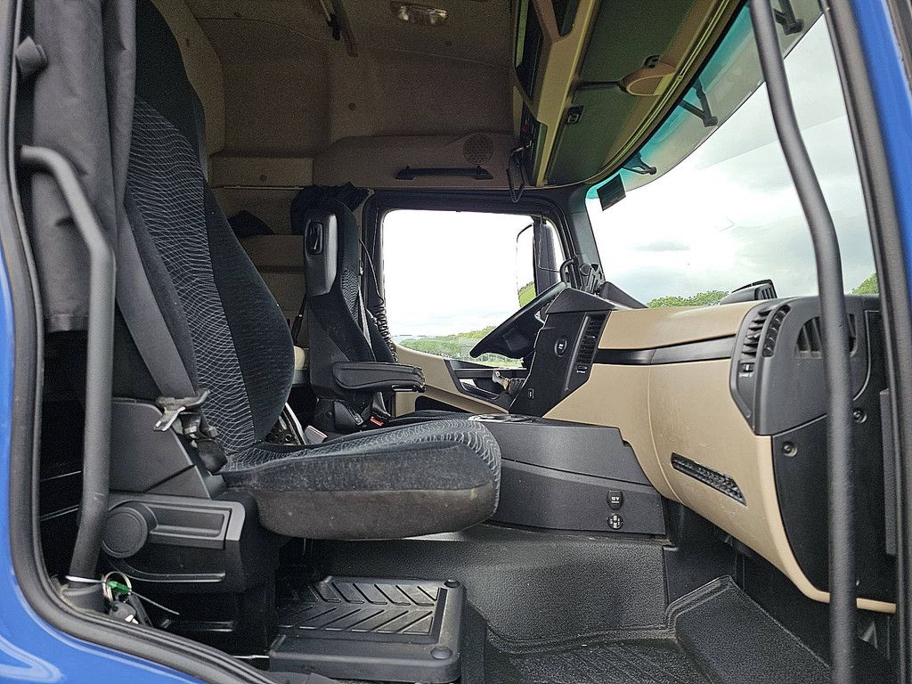 MERCEDES-BENZ ACTROS 1843